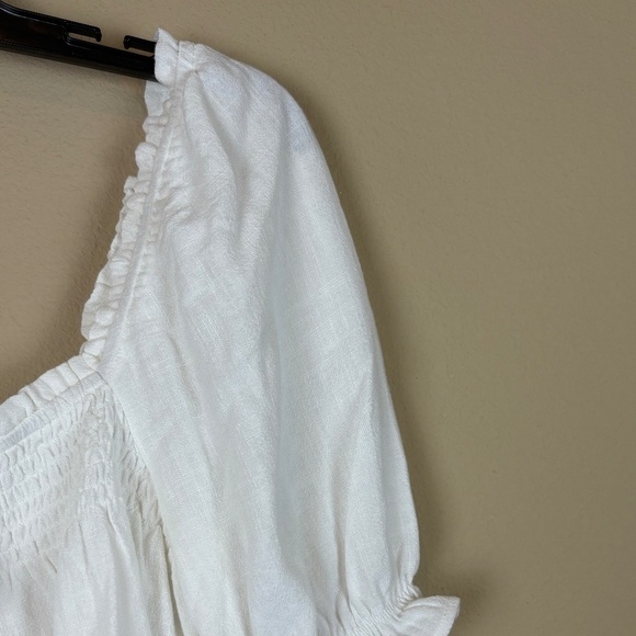 NWT Le Lis Collection Ivory Off the Shoulder Puff Sleeve Smocking Crop Top - Picture 4 of 12